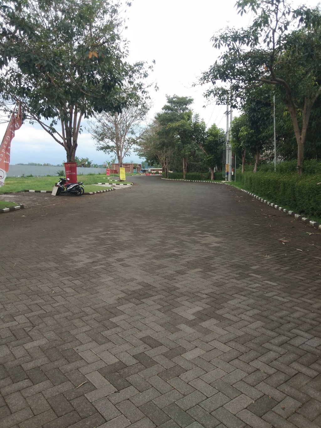 foto posisi tengah perumahan PERMATA ROYAL GARDEN ( Boulevard )