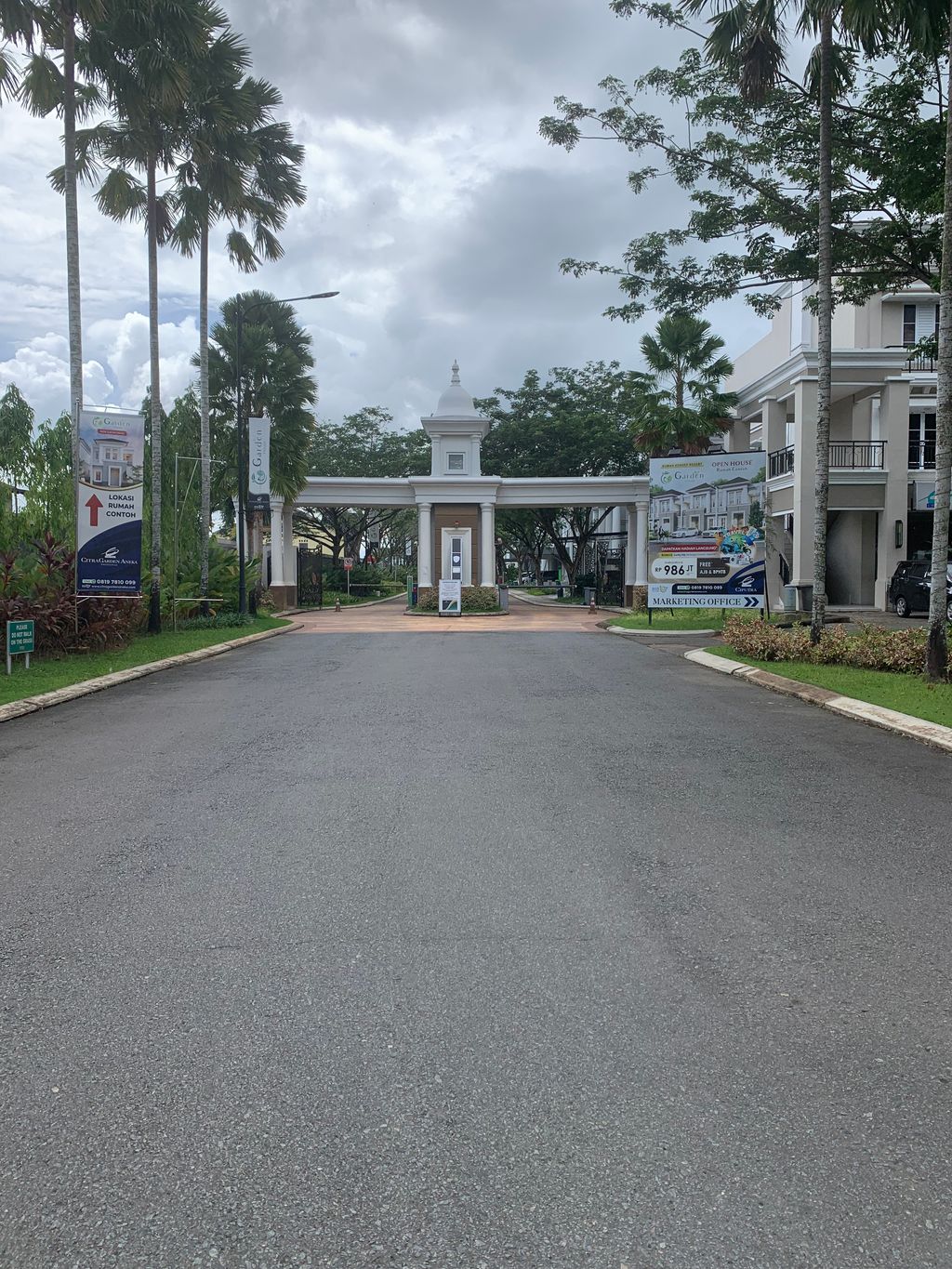 foto gerbang perumahan Citra Garden Aneka