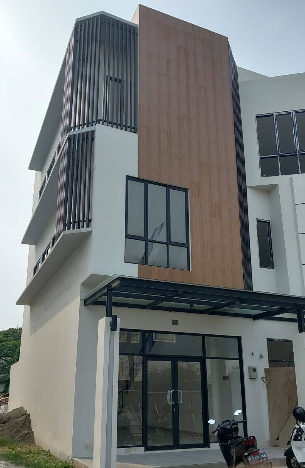 foto contoh rumah perumahan Kota Modern - The Golf Boulevard