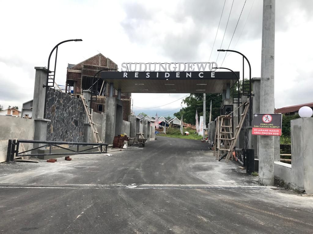 foto gerbang perumahan SUDUNGDEWO RESIDENCE