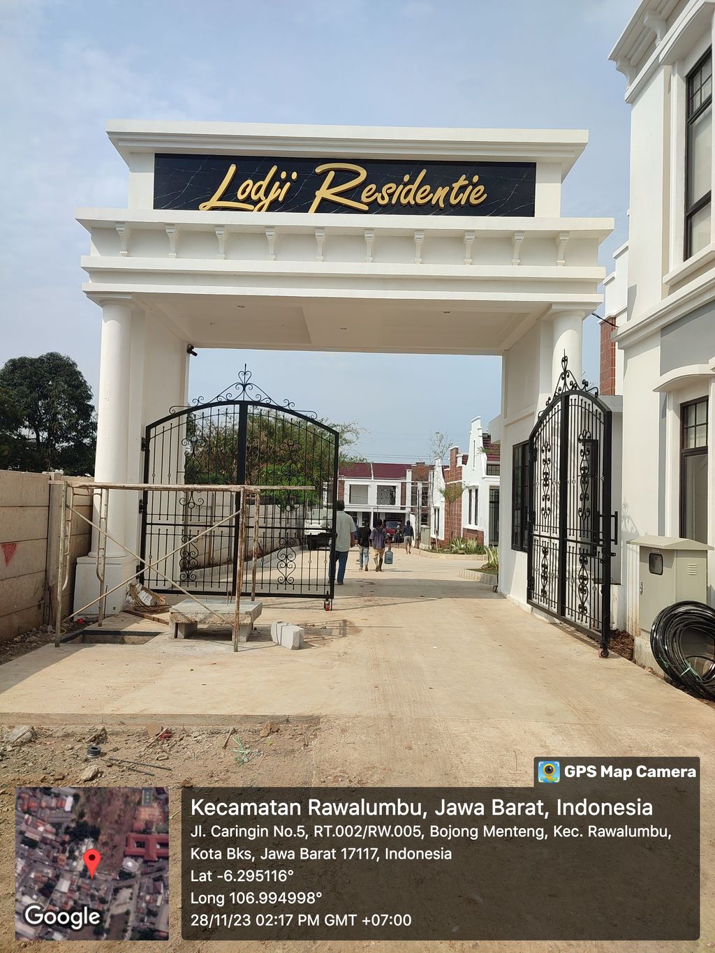 foto gerbang perumahan LODJI RESIDENTIE