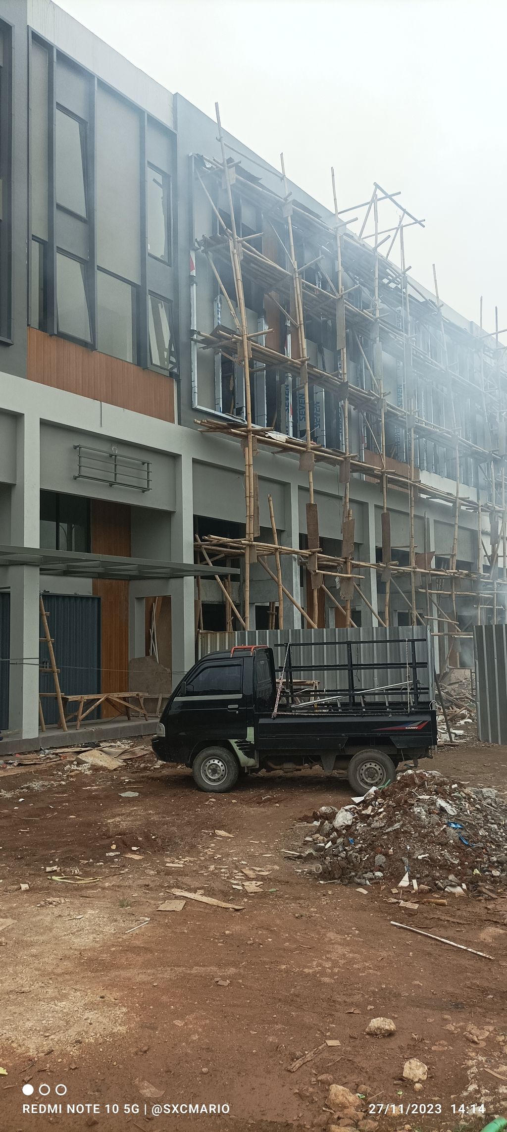 foto posisi tengah perumahan GRAND WISATA ZONA 3