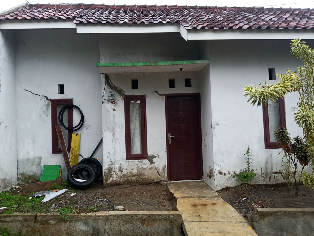 foto contoh rumah perumahan PERUMAHAN PAPAN KAHURIPAN