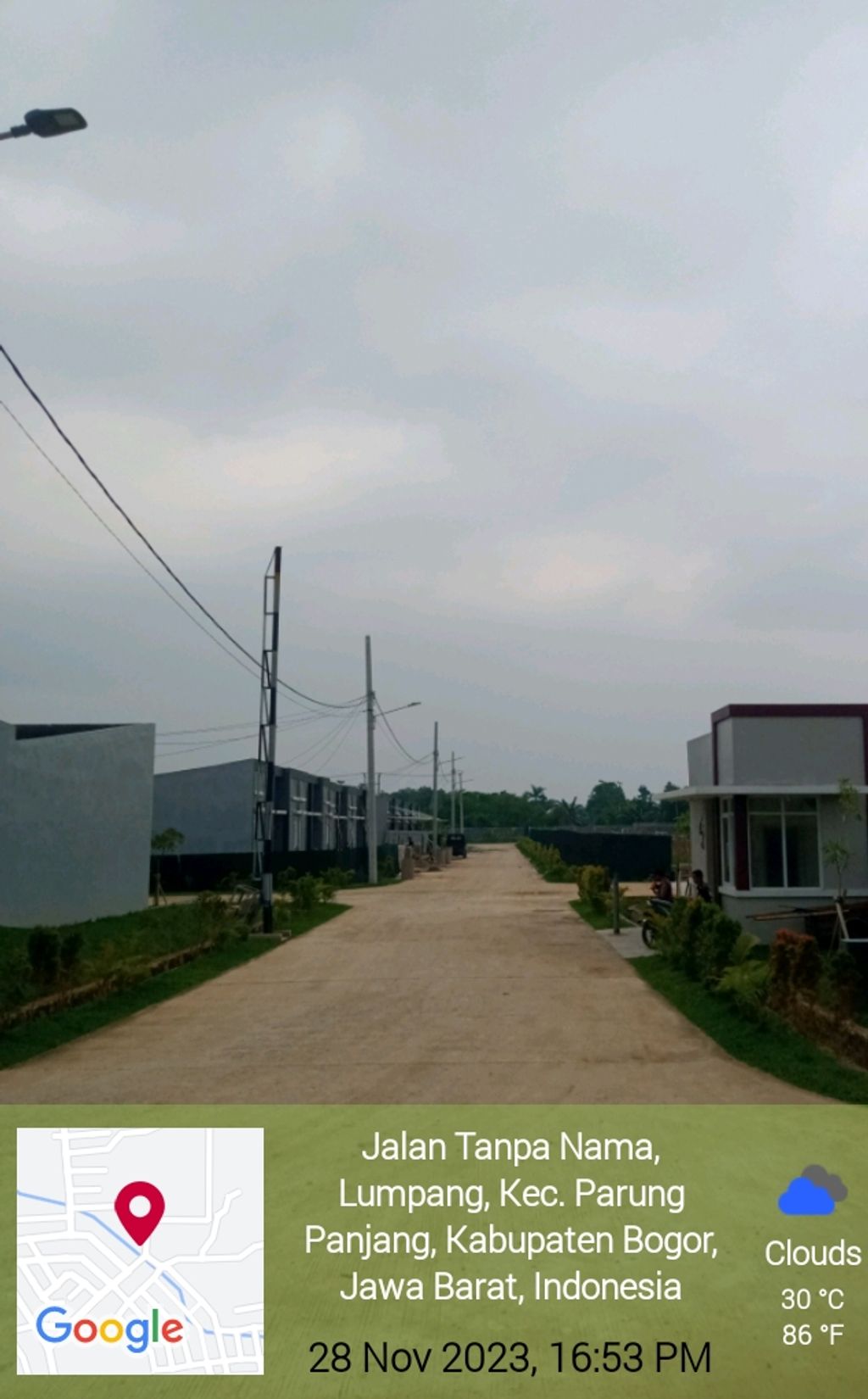foto posisi tengah perumahan KAMAYA HILLS