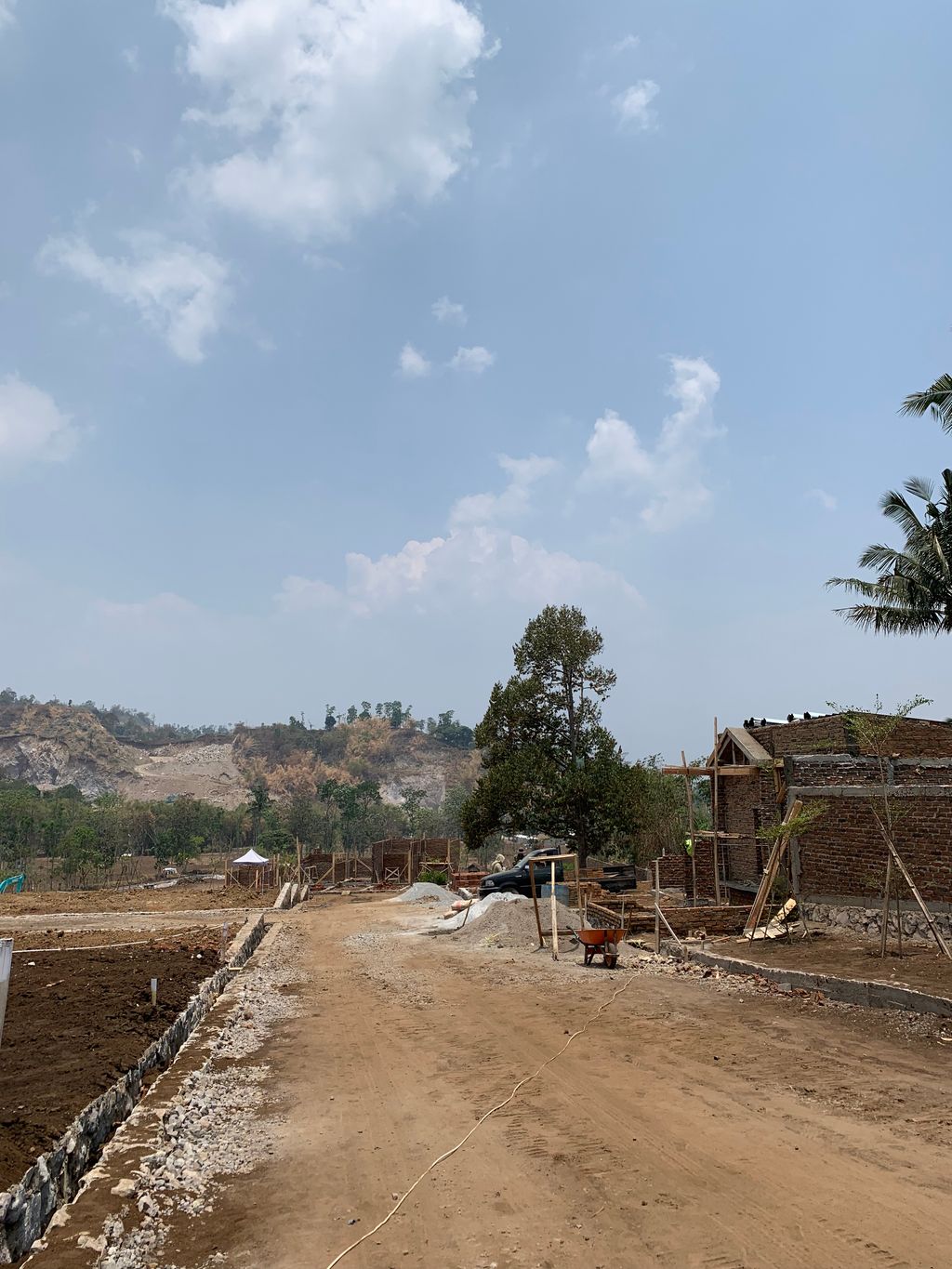 foto posisi tengah perumahan OTISTA VILLAGE