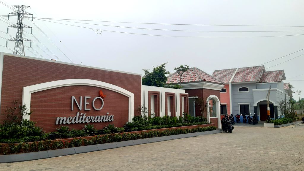 foto gerbang perumahan NEO MEDITERANIA