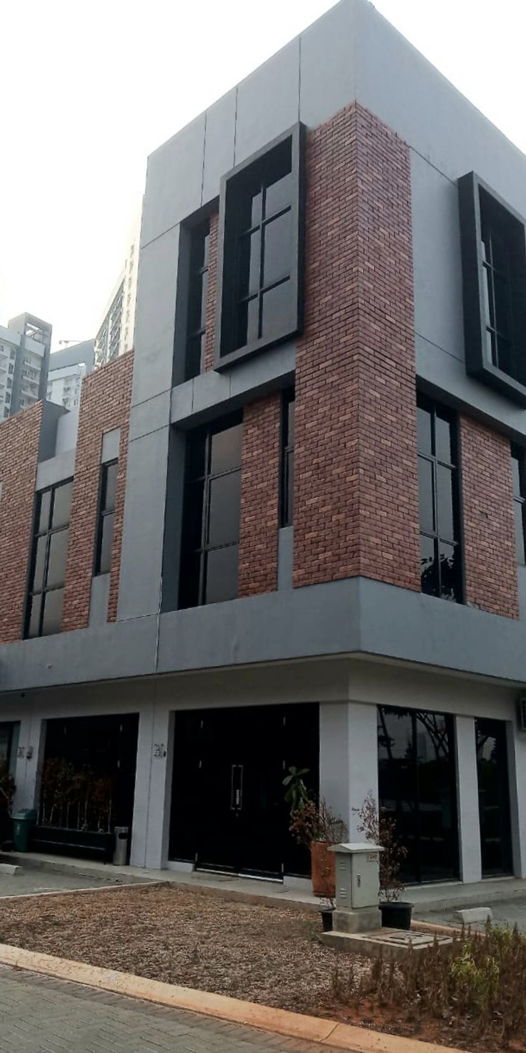 foto contoh rumah perumahan Ruko YC Hub
