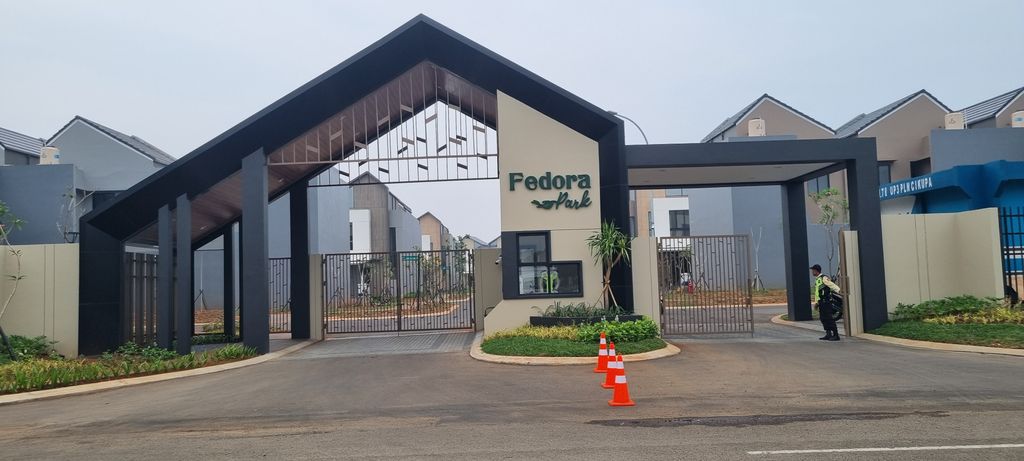 foto gerbang perumahan CLUSTER FEDORA PARK, SUVARNA SUTERA
