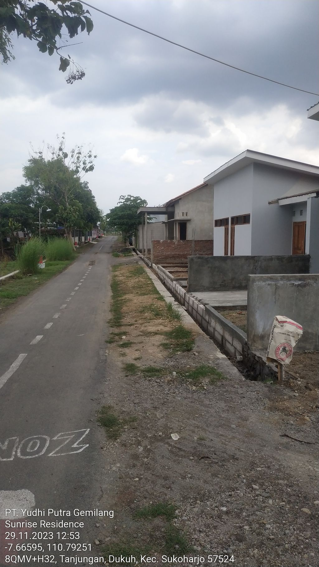 foto posisi tengah perumahan SUNRISE RESIDENCE