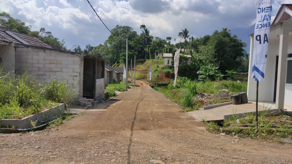 foto gerbang perumahan Benteng Royal Residence 4