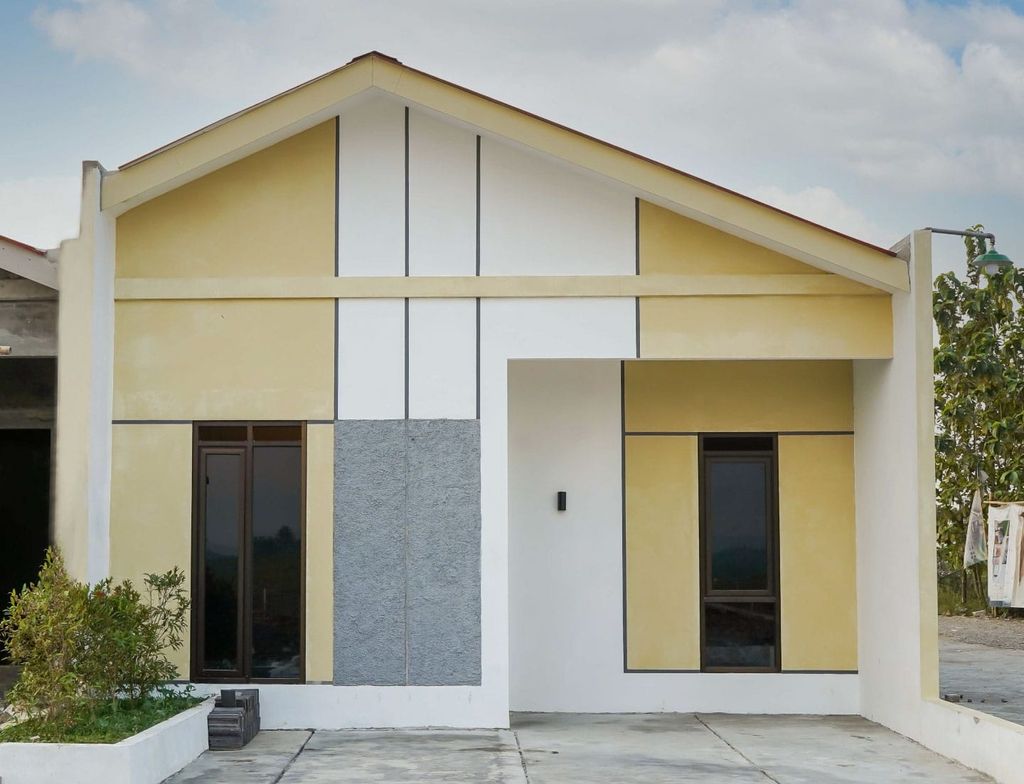 foto tampak rumah tipe 30 perumahan GRIYA KANZU CARUBAN