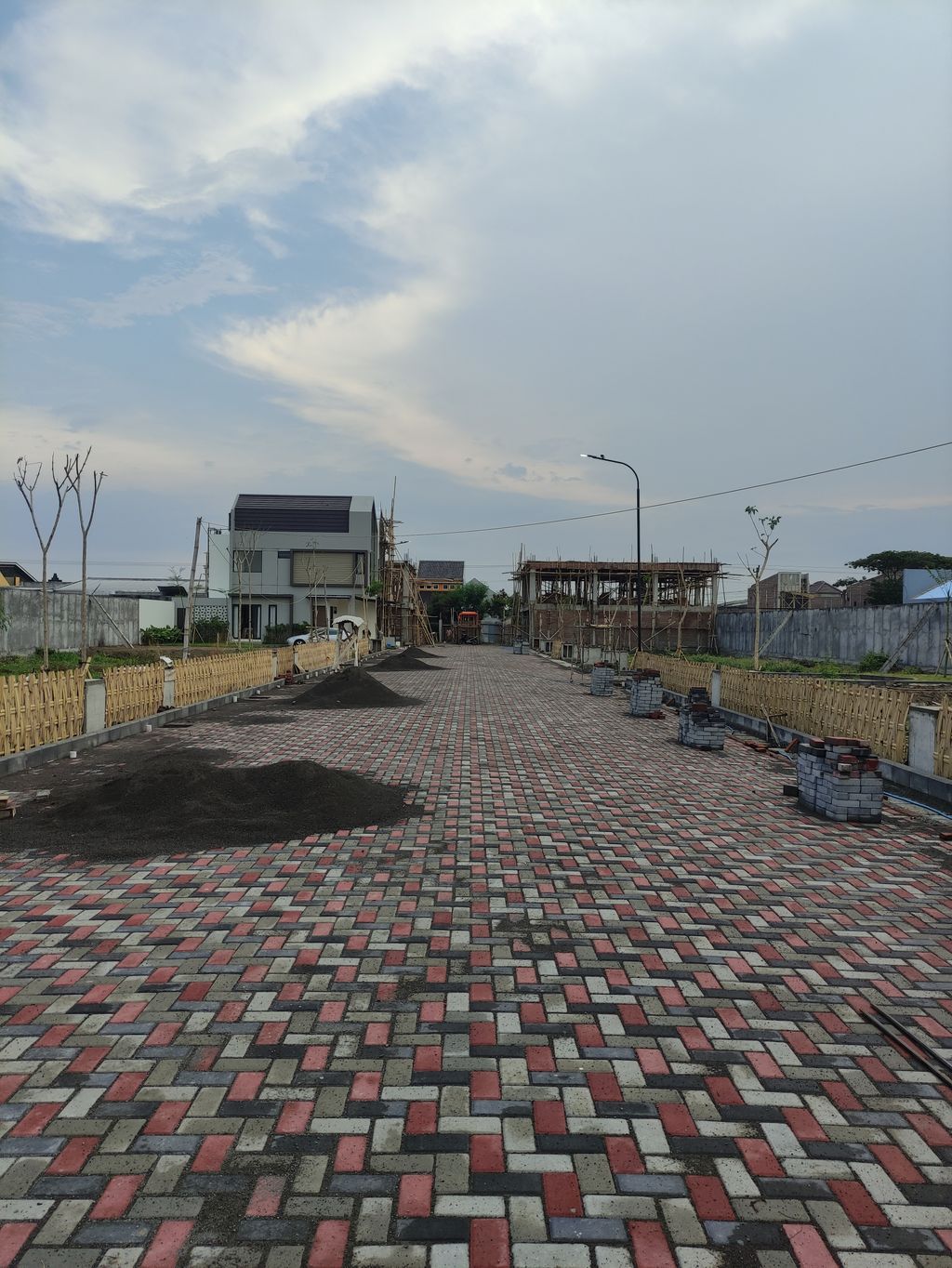 foto posisi tengah perumahan Gayana Residence Purbayan