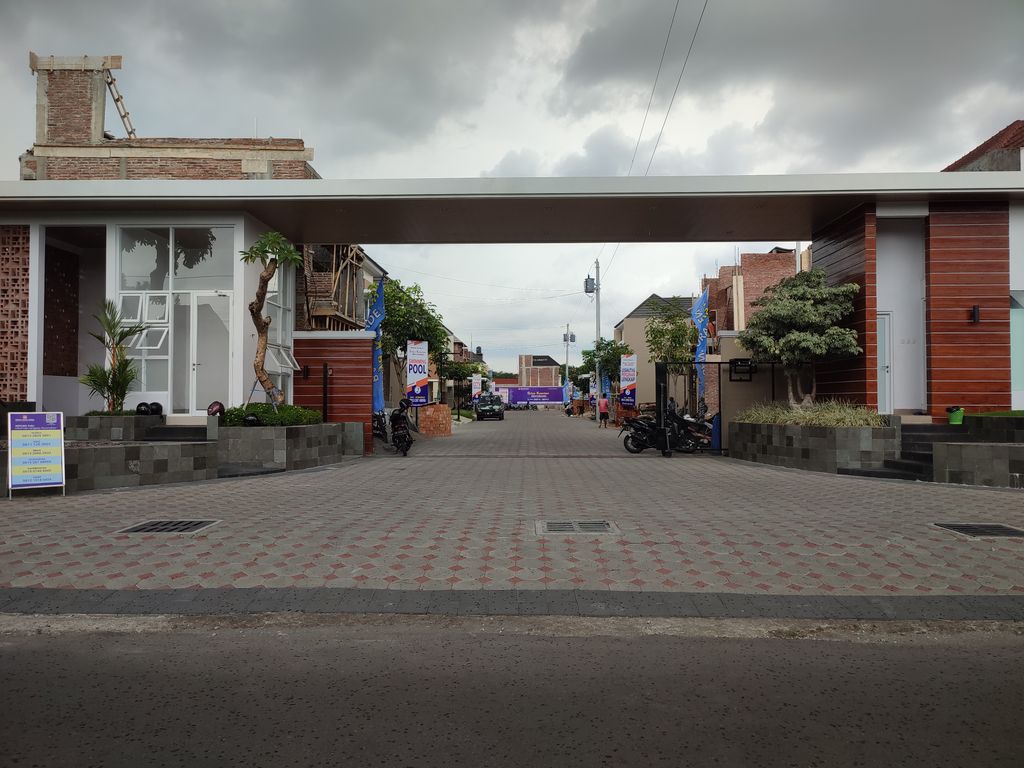 foto gerbang perumahan GRIYA KUANTAN NOGOTIRTO