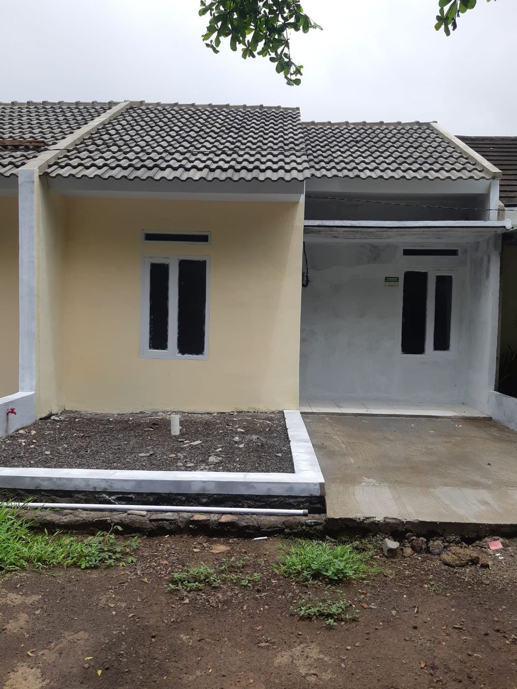 foto tampak rumah tipe 36 harga 2023 perumahan Griya Alam Hijau