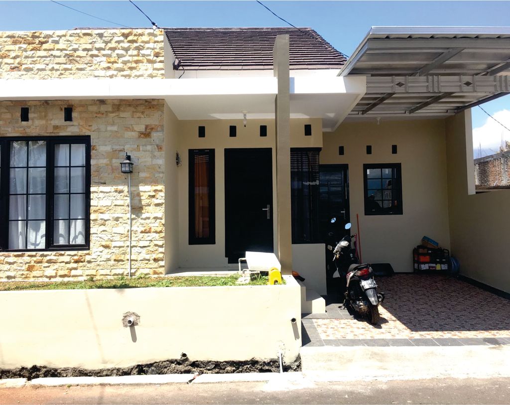 foto tampak rumah tipe 80/120 30 perumahan PERMATA KARISMA RESIDENCE