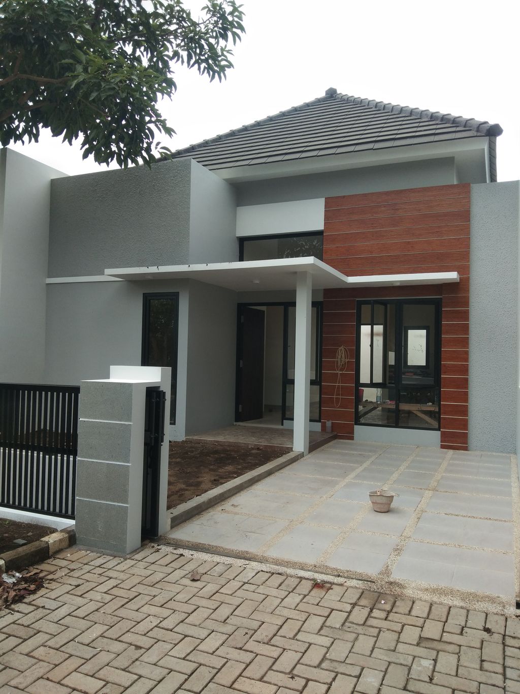 foto tampak rumah tipe 62/120 perumahan PERMATA ROYAL GARDEN ( Boulevard )