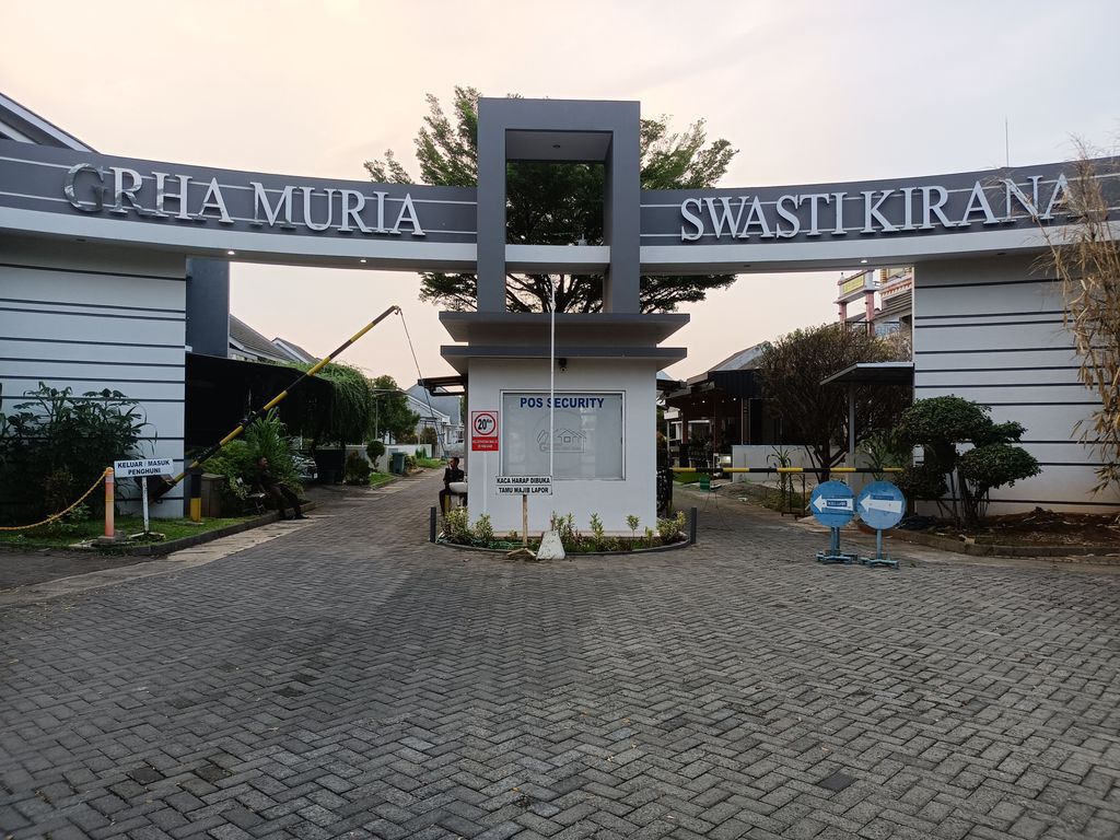 foto gerbang perumahan GRHA MURIA SWASTI KIRANA II