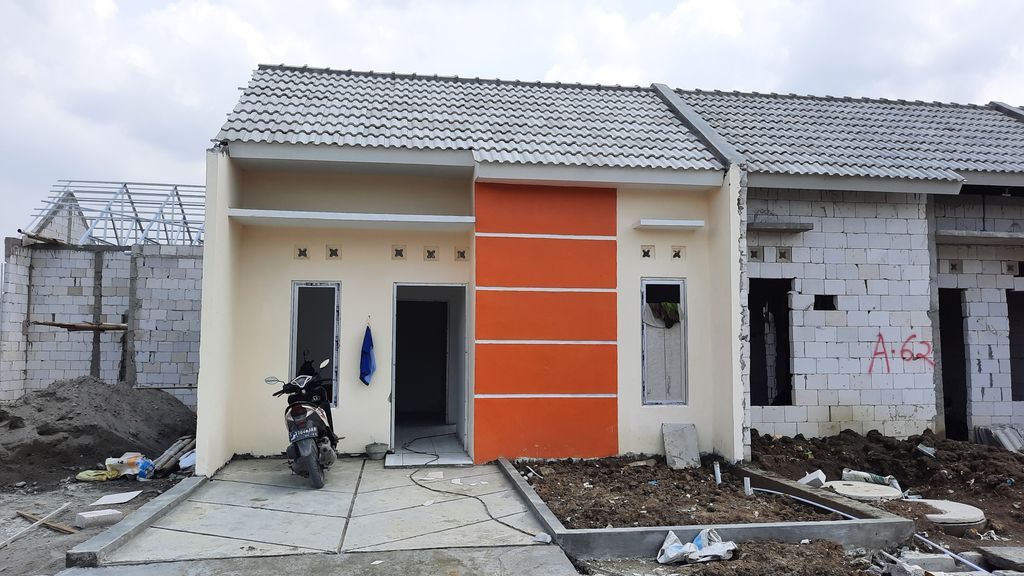 foto tampak rumah tipe 24 perumahan KEBET RESIDENCE