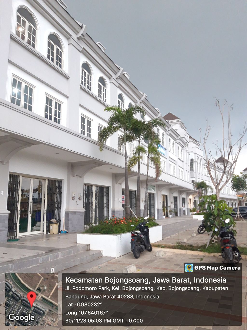 foto posisi tengah perumahan Podomoro Park Bandung (RUKO)