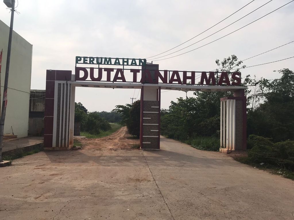 foto gerbang perumahan DUTA TANAH MAS III