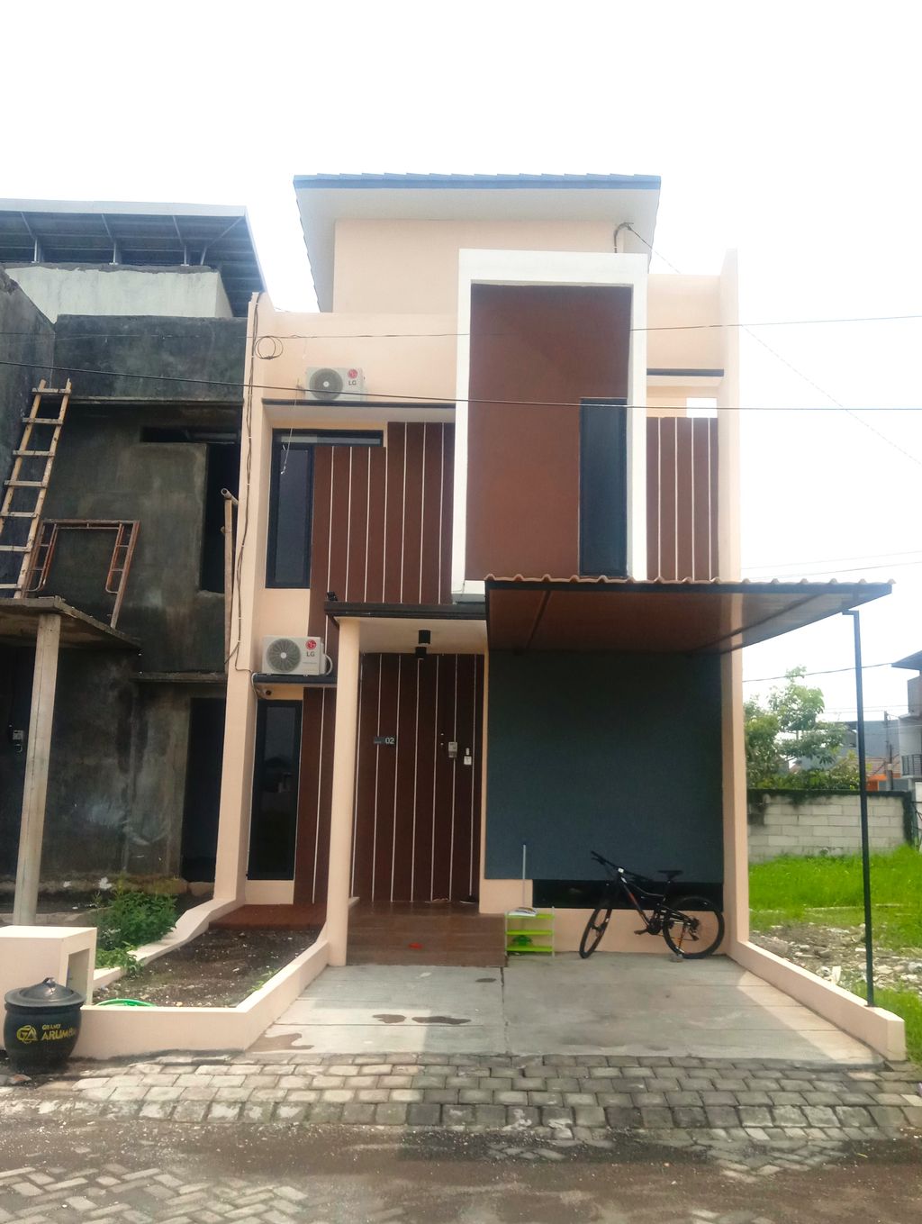 foto contoh rumah perumahan Grand Arumba Cluster Daisy