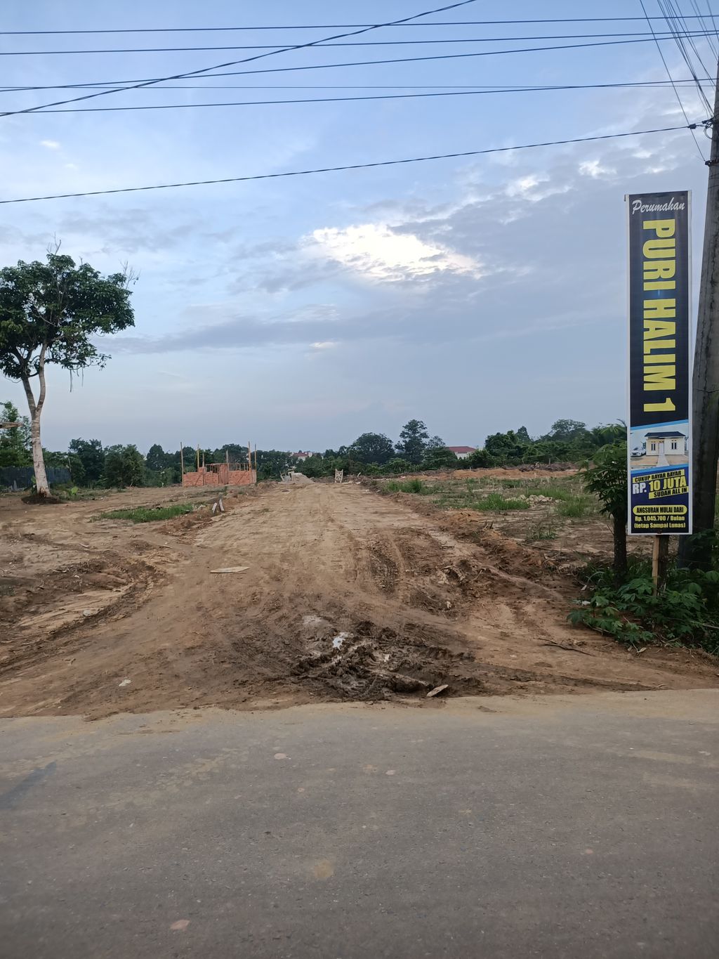 foto gerbang perumahan PURI HALIM 1