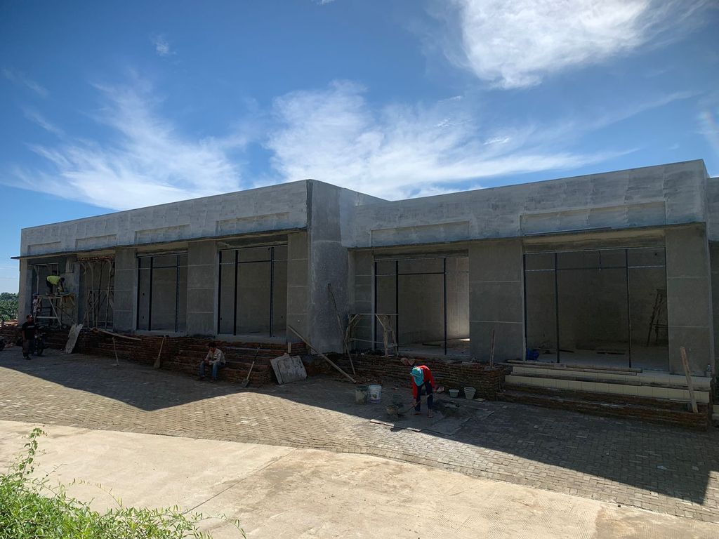 foto tampak rumah tipe HILLCREST COMMERCIAL STRIP 2 perumahan Savanna Sumatera