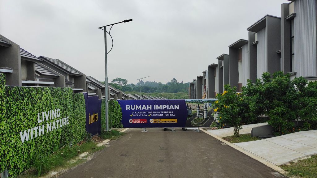 foto posisi tengah perumahan ROYAL TAJUR RESIDENCE, CLUSTER DUNSTER