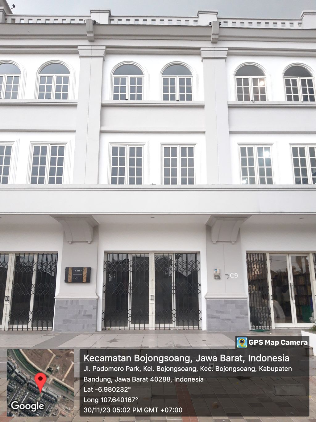 foto tampak rumah tipe SH/NP perumahan Podomoro Park Bandung (RUKO)