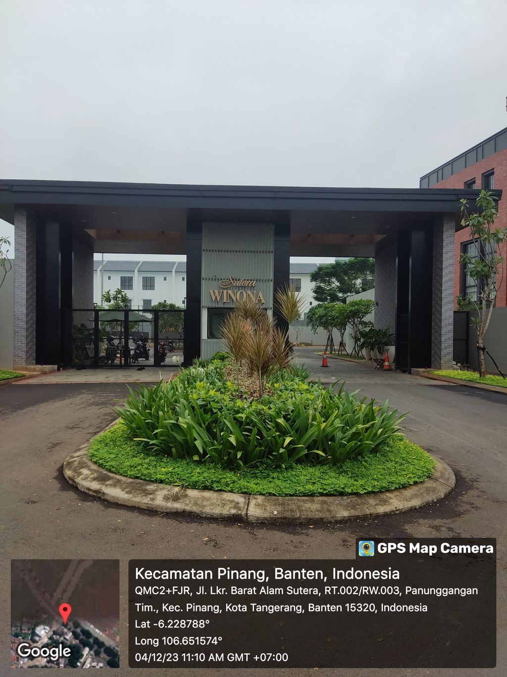 foto gerbang perumahan Sutera Winona