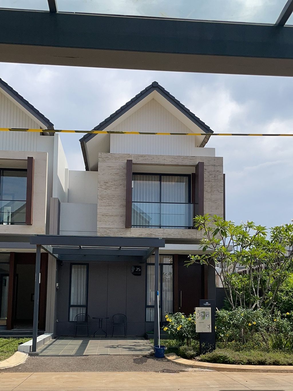 foto tampak rumah tipe ASTER perumahan Podomoro Park Bandung (Fashagriya)