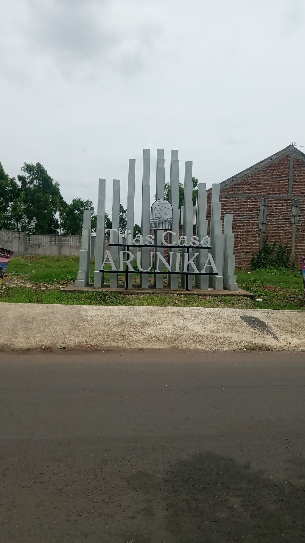 foto posisi tengah perumahan PERUMAHAN TRIAS CASA ARUNIKA