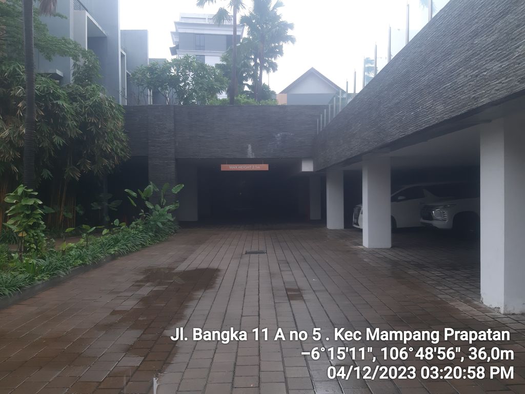 foto posisi tengah perumahan Amaryllis Kemang Townhouse