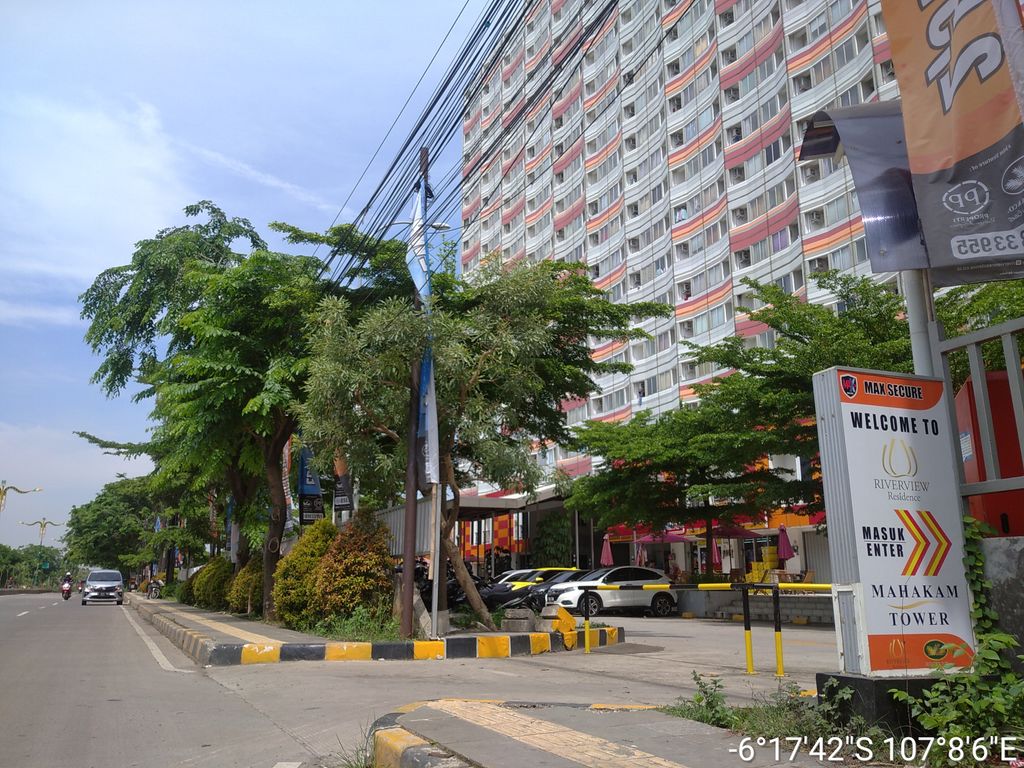foto gerbang perumahan Riverview Residence Tower Mahakam