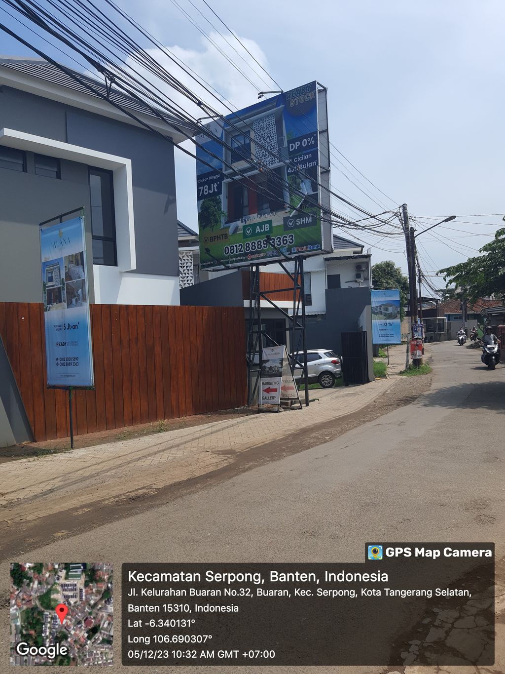 foto gerbang perumahan Alana Signature