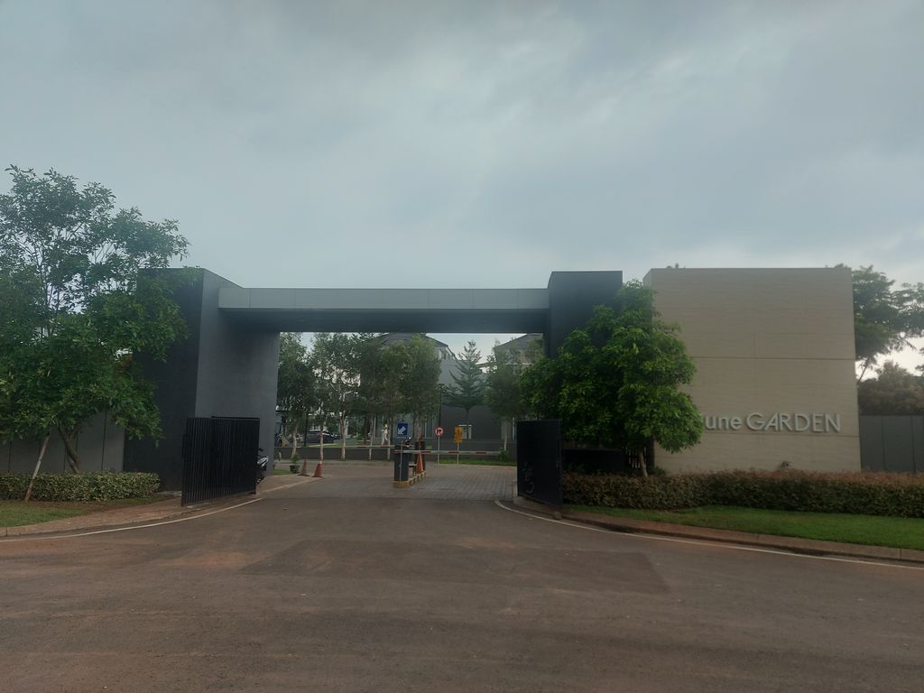 foto gerbang perumahan GRAHA RAYA FORTUNE GARDEN