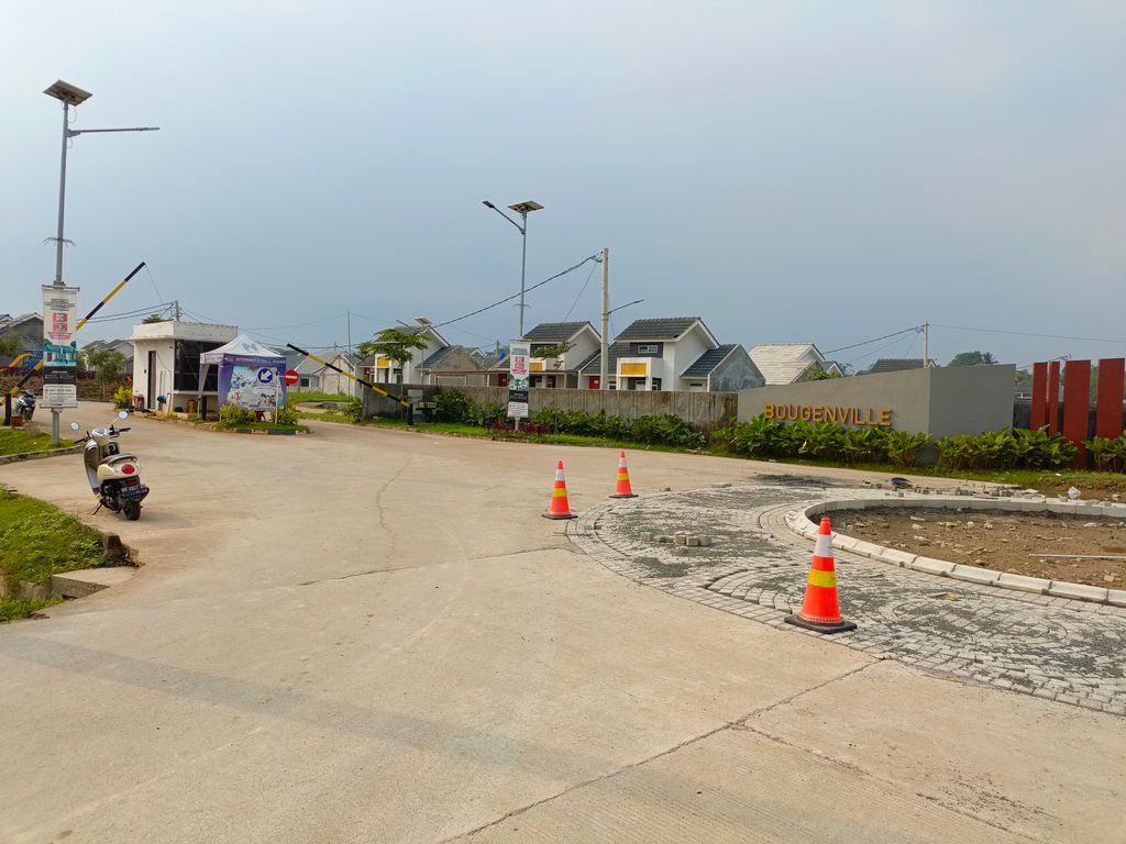 foto gerbang perumahan Perumnas Samesta Parayasa