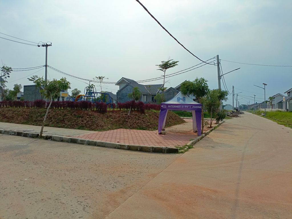 foto posisi tengah perumahan Perumnas Samesta Parayasa