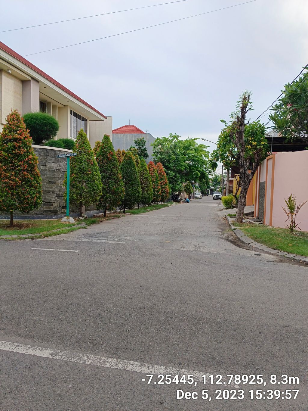foto gerbang perumahan Tree