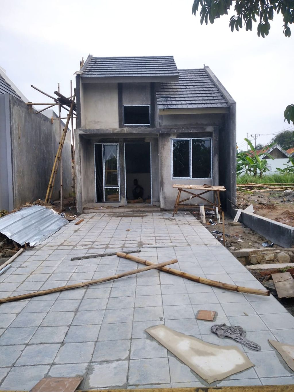 foto tampak rumah tipe 32 hana perumahan KAMAYA HILLS