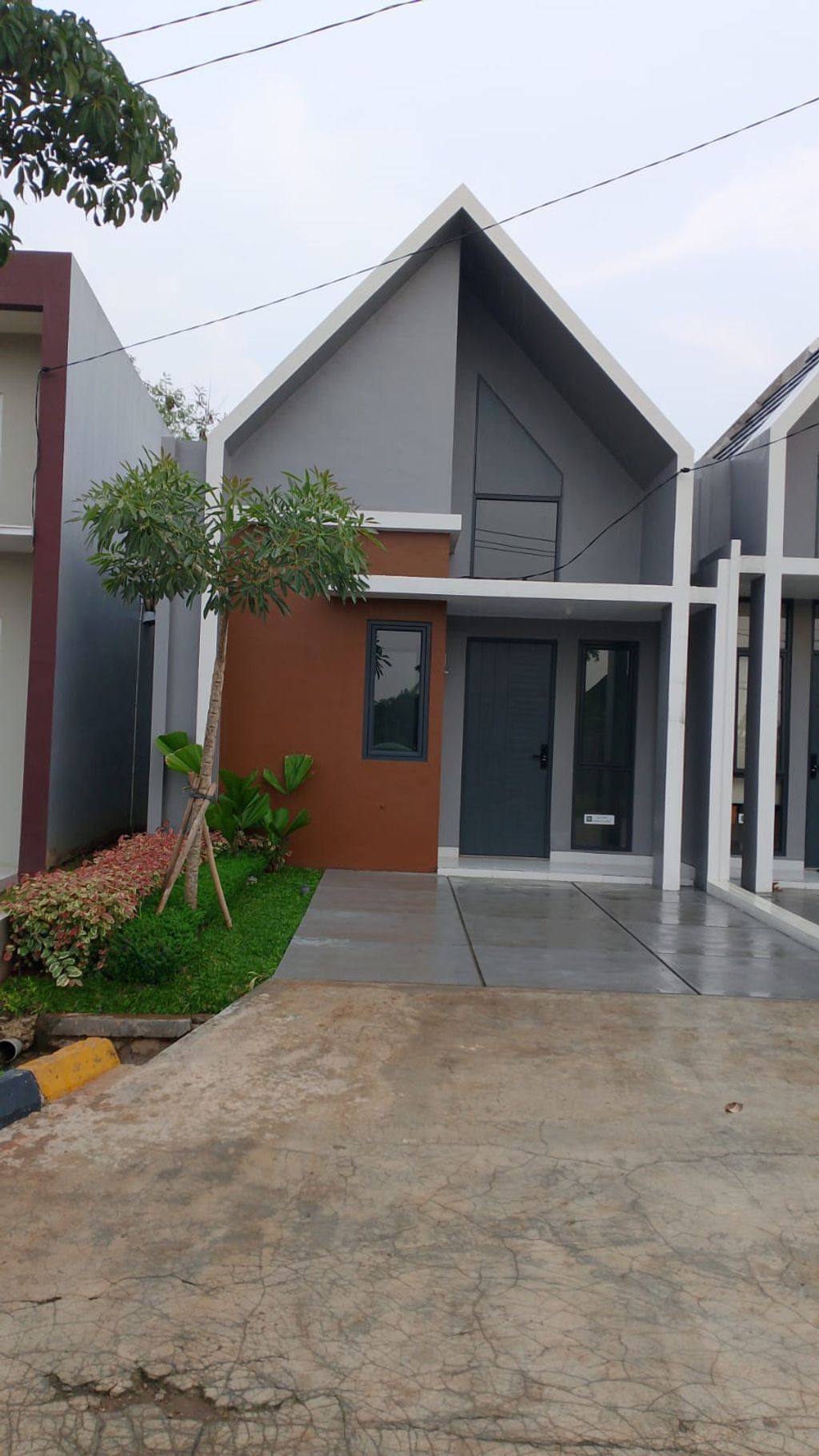 foto tampak rumah tipe 32 New Ruby perumahan KAMAYA HILLS