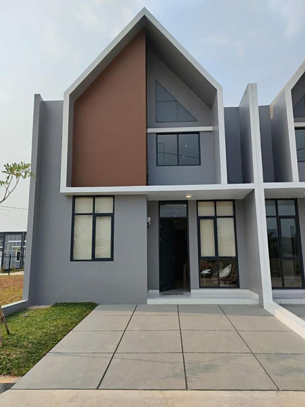 foto tampak rumah tipe 45 New Ruby perumahan KAMAYA HILLS
