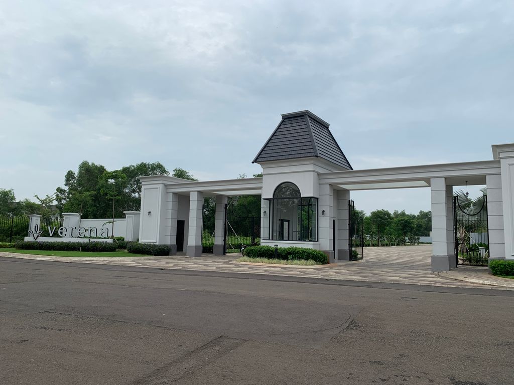 foto gerbang perumahan Summarecon Emerald Karawang - Cluster Verena