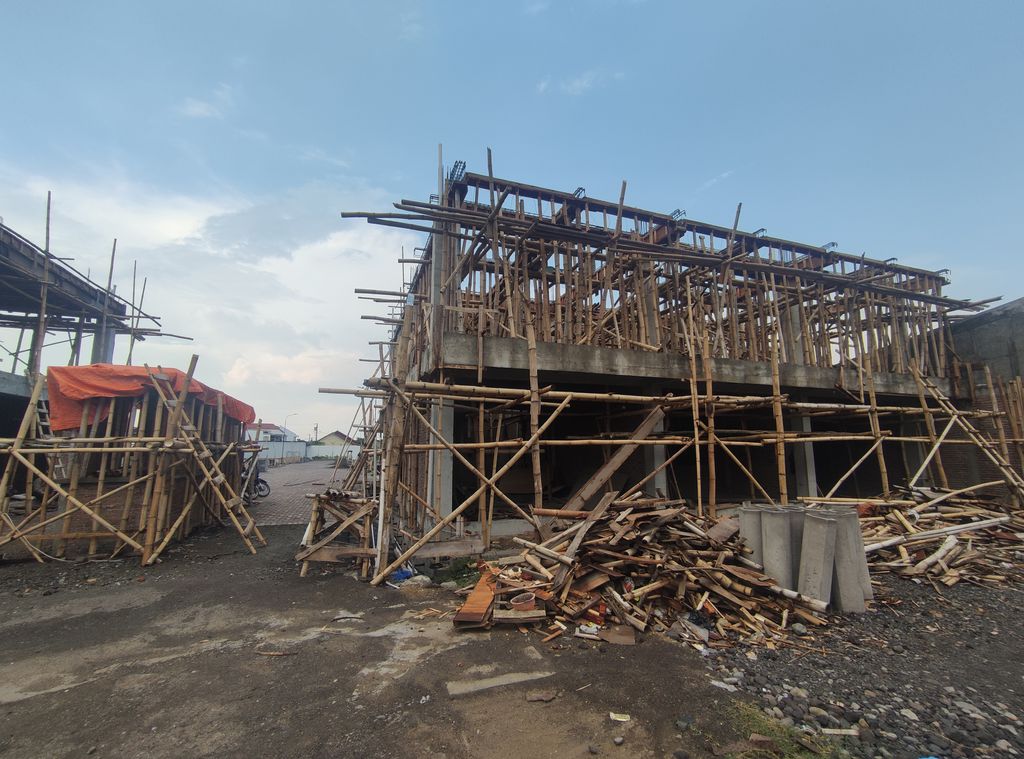 foto contoh rumah perumahan GAYANA RESIDENCE PURBAYAN RKH