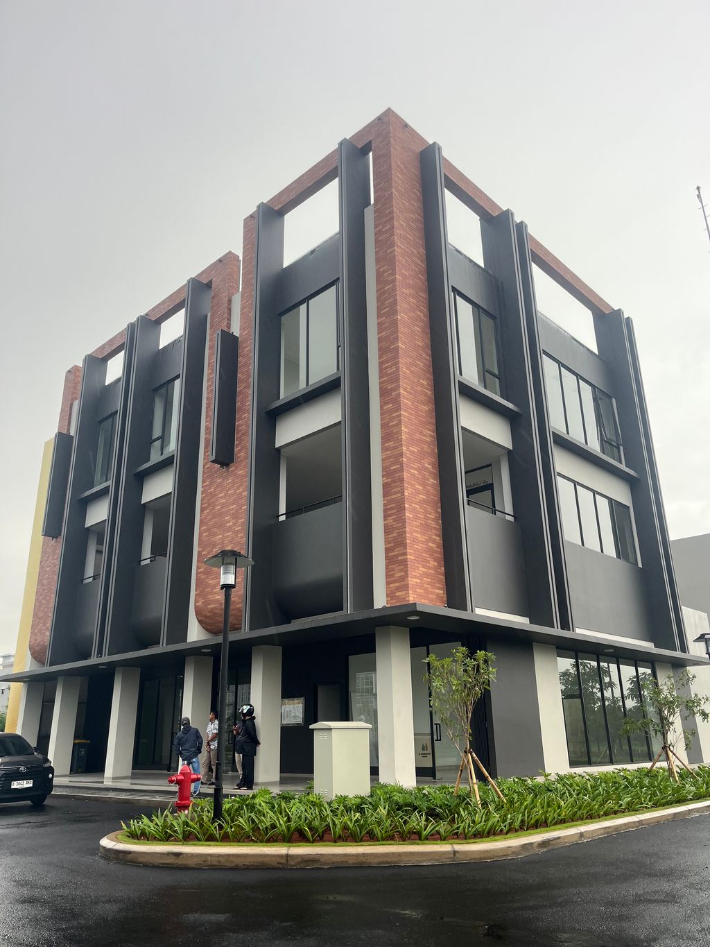 foto gerbang perumahan SUMMARECON BANDUNG - SAPPHIRE COMMERCIAL