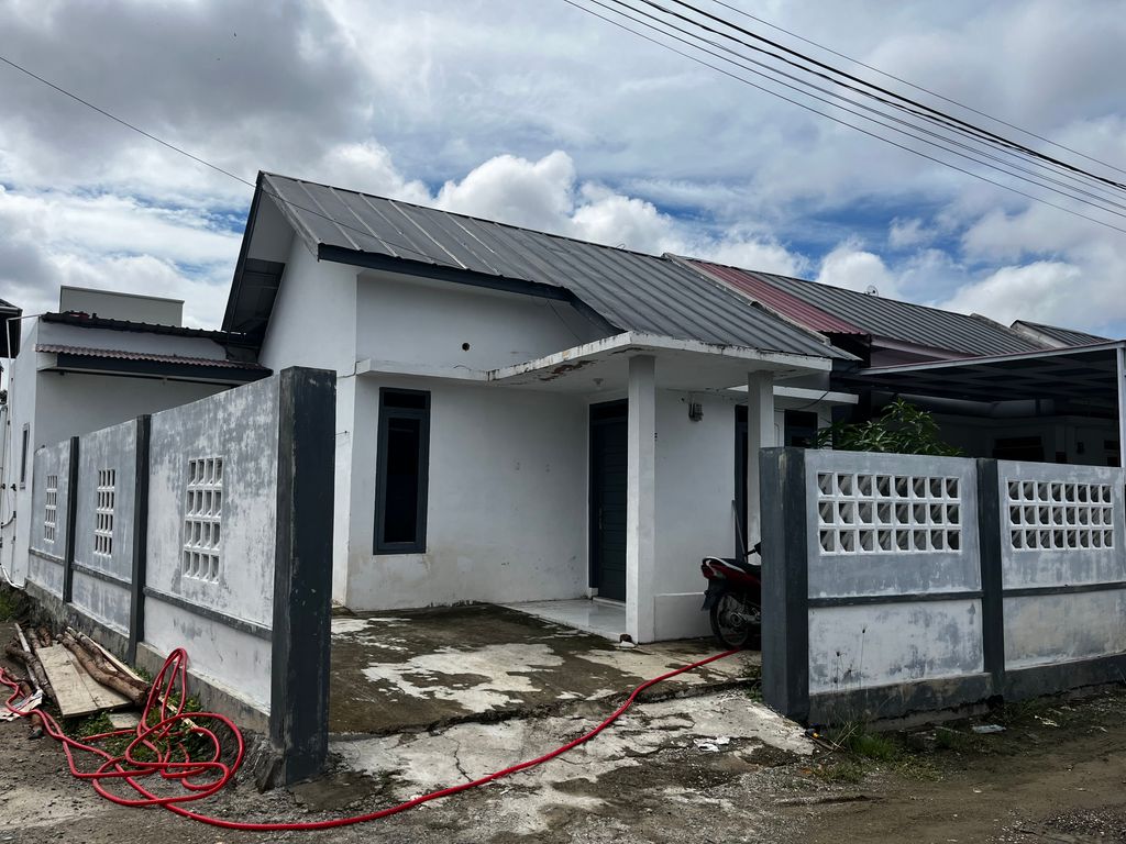 foto contoh rumah perumahan Grand Levita Jeulingke