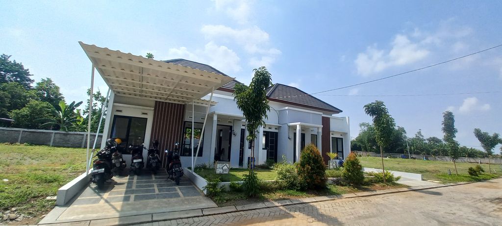 foto contoh rumah perumahan Puri Indah Residence