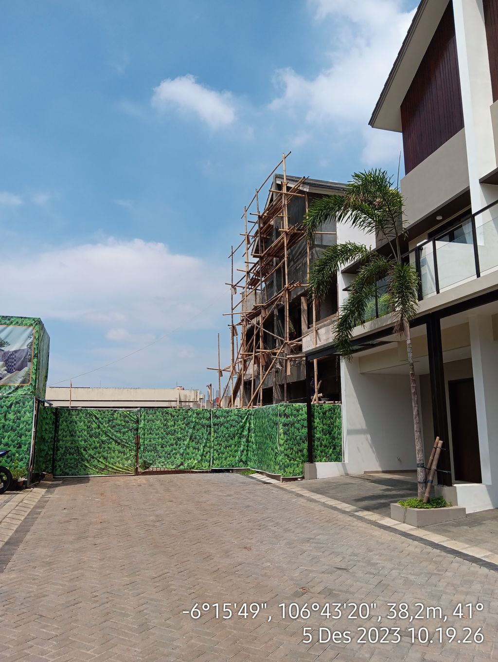 foto posisi tengah perumahan The Astelia