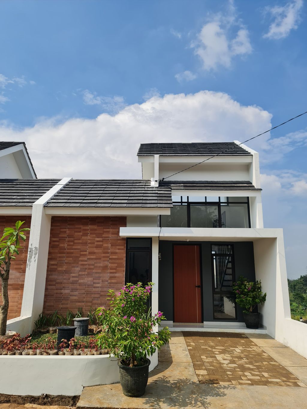 foto tampak rumah tipe 42 perumahan GRIYA ALAMAYA BANJARAN