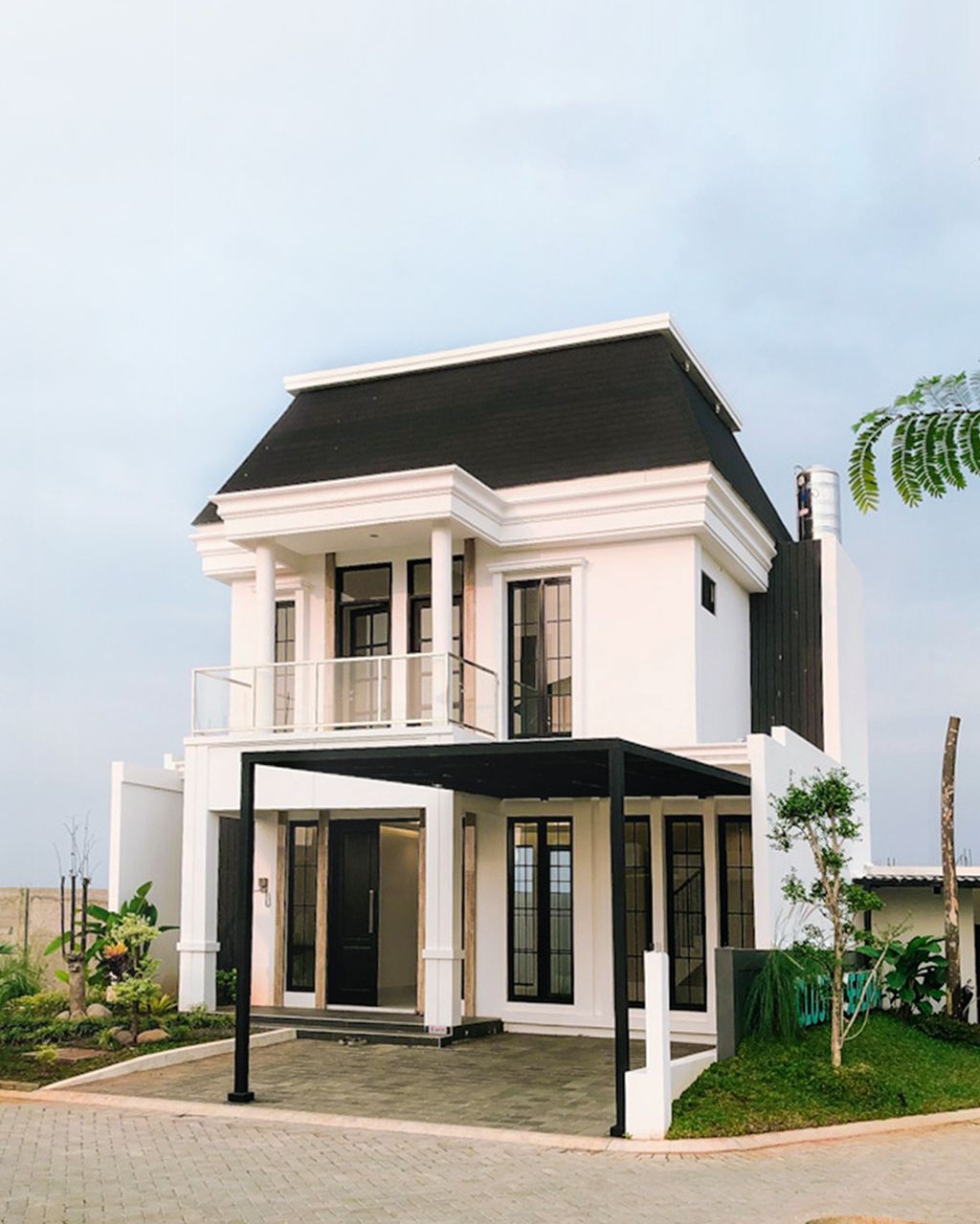 foto tampak rumah tipe 90/120 perumahan THE ROYAL CALISTA RESORT & RESIDENCE